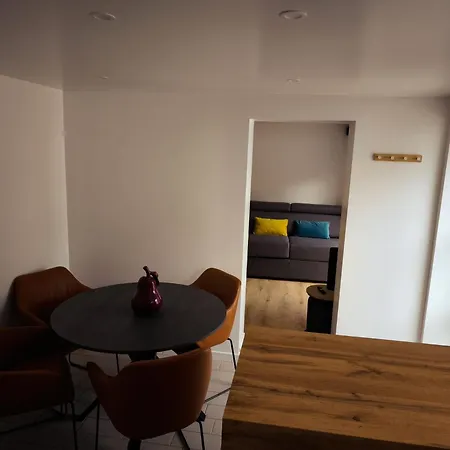 Moderne A Proximite Des 7 Meuses Daire